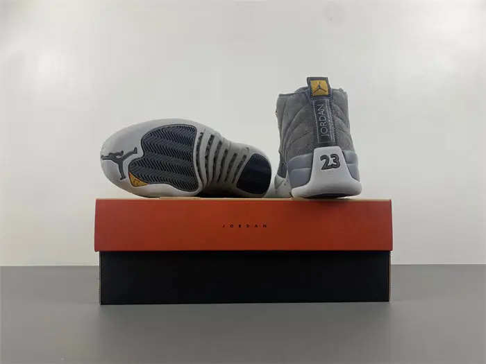 Air Jordan 12 
