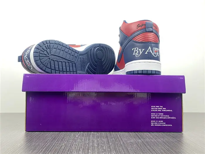 Supreme × Nike SB Dunk High 
