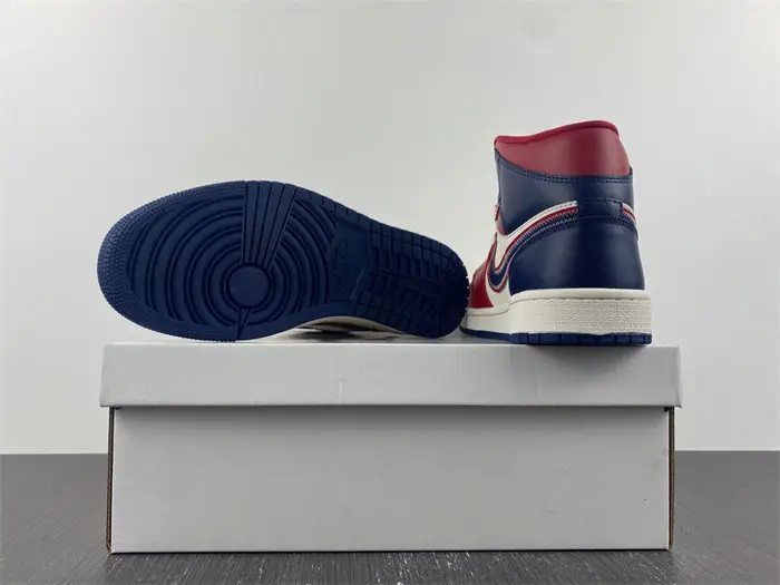 Air Jordan 1 Mid 