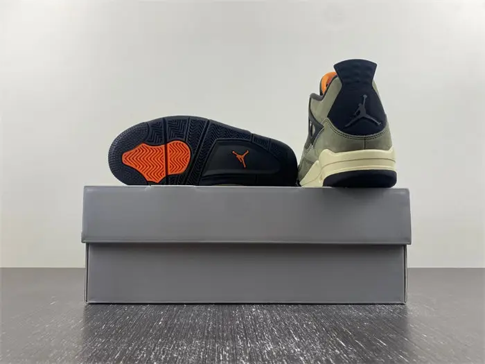 Jordan 4 Retro Undefeated 