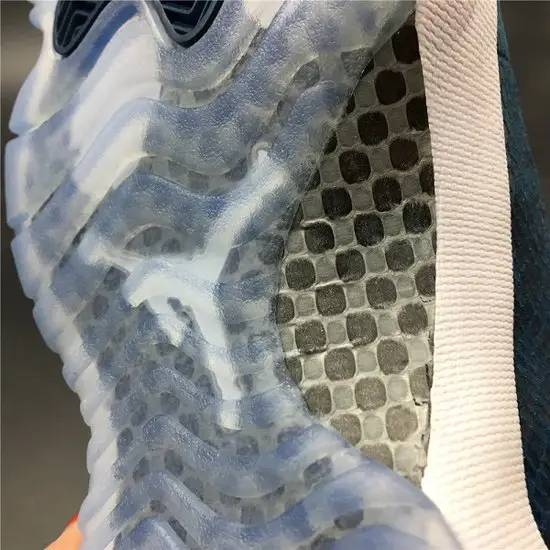 Air Jordan 11 Low 