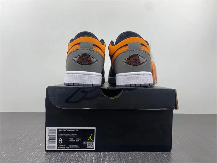 Air Jordan 1 Low 
