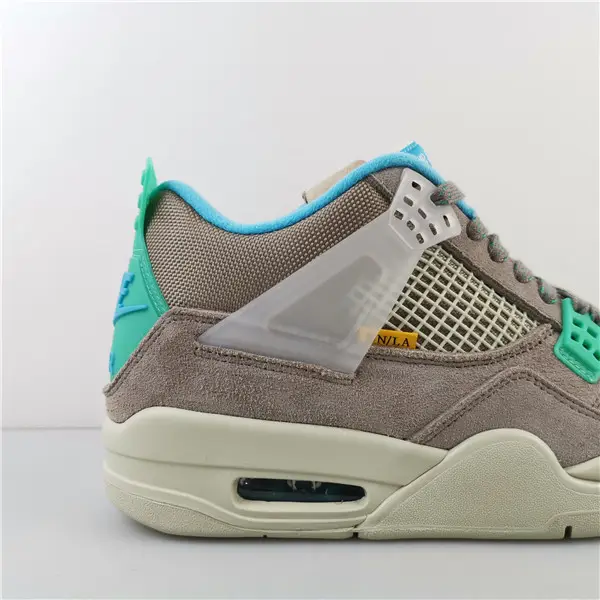 AIR JORDAN 4 RETRO 