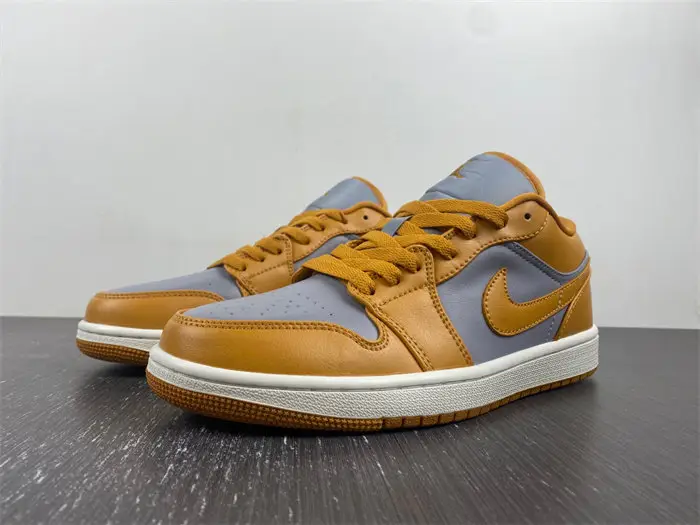 Air Jordan 1 Low 