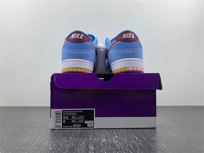 Nike SB Dunk Low Philadelphia Phillies 
