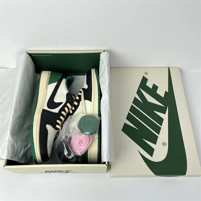 Jordan 1 Retro Low OG SP Travis Scott 