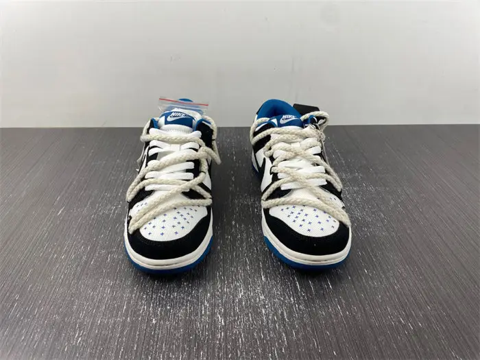Nike SB Dunk Low 