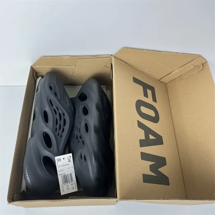 adidas Yeezy Foam RNR Onyx 