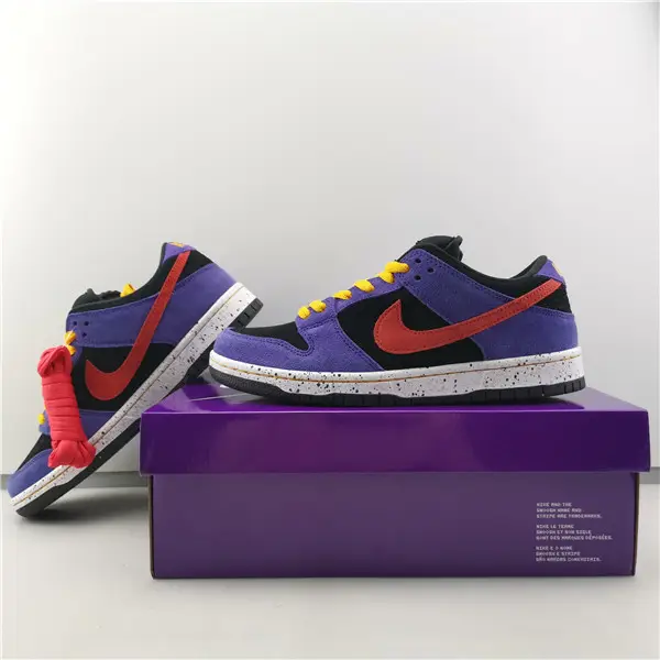 NIKE DUNK LOW SB SP 