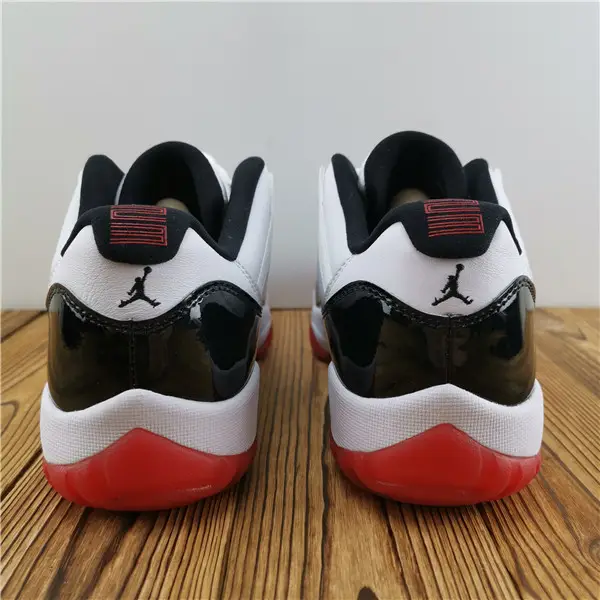 Jordan 11 Retro Low Concord Bred 