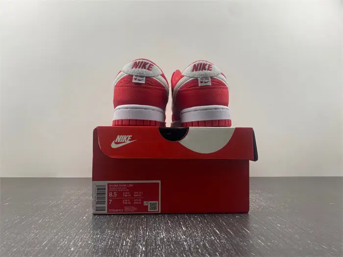 Nike Dunk Low Valentine's Day 