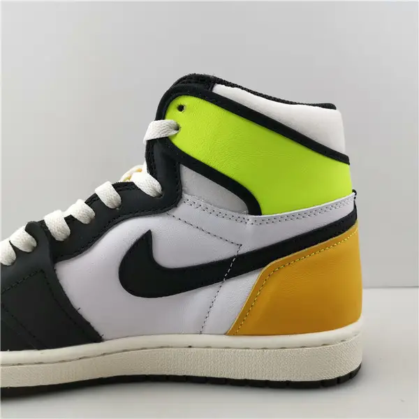 AIR JORDAN 1 RETRO HIGH OG 'VOLT GOLD' 
