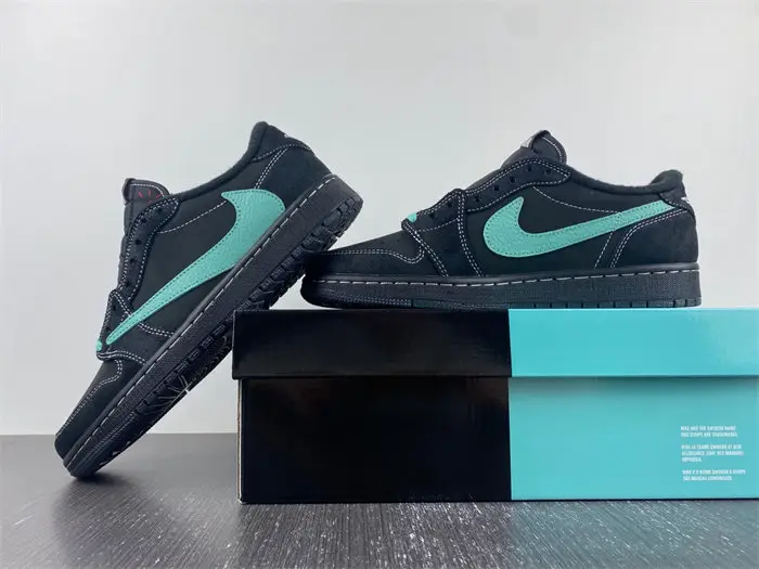 Travis Scott x Air Jordan 1 Low 
