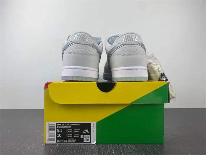 Nike SB Dunk Low White Lobster 