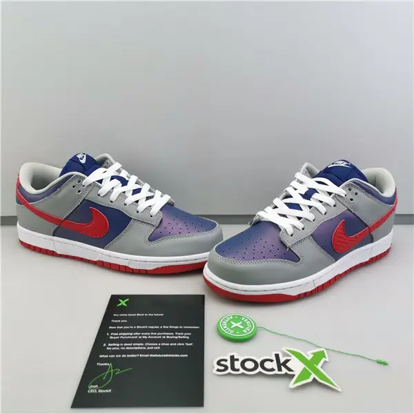 NIKE SB DUNK LOW 