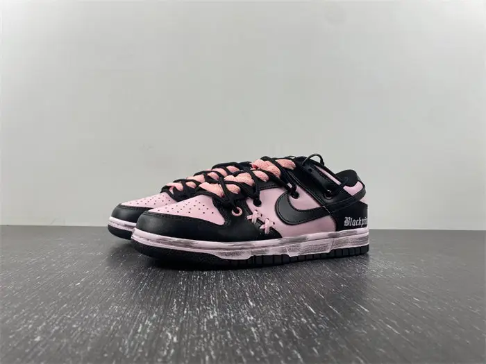 Nike SB Dunk Low 