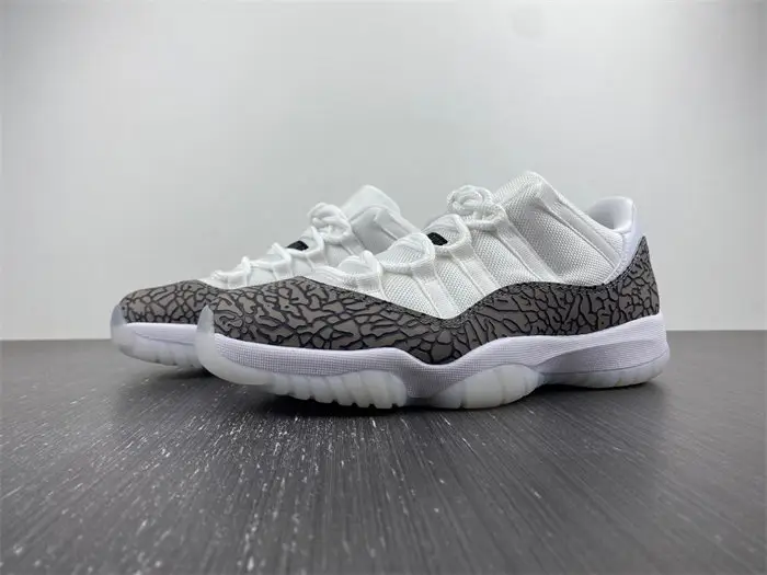 Air Jordan 11 Low WMNS 