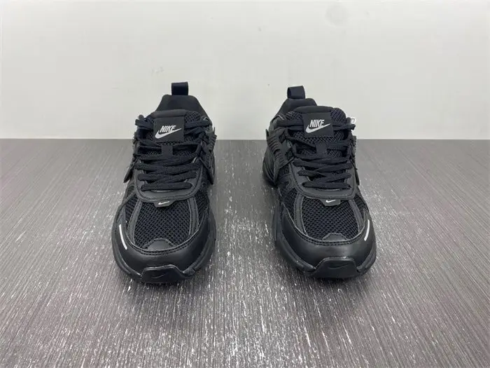 NIKEV2K Runtekk 3XL 