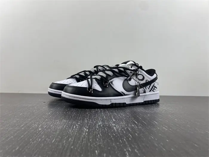 Nike Dunk Low Retro 