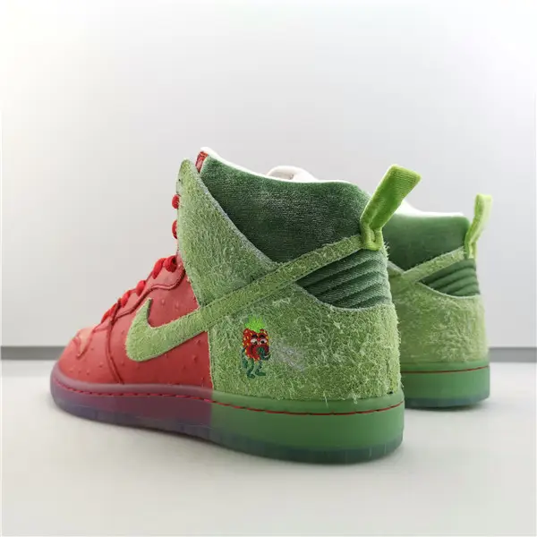 NIKE SB DUNK 