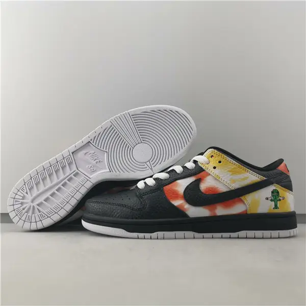 NIKE SB DUNK LOW 