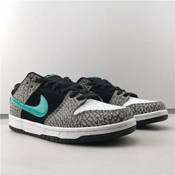 NIKE SB DUNK LOW 