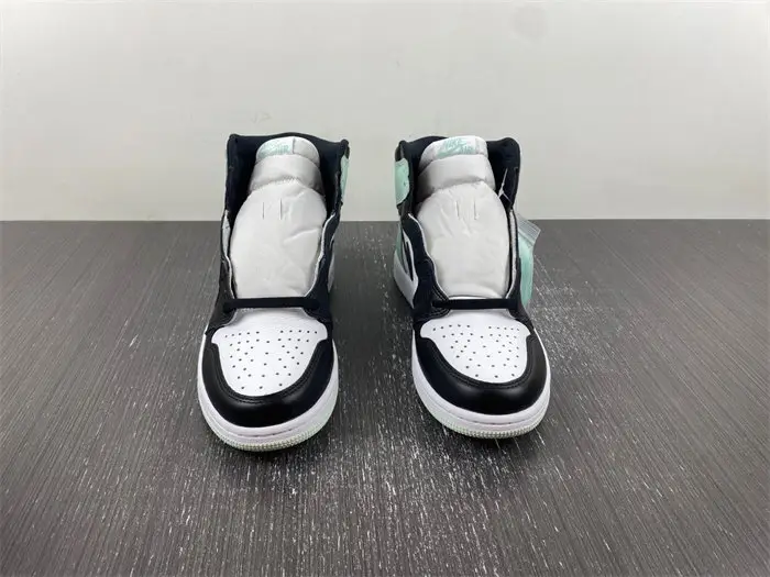 Jordan 1 Retro High Igloo 