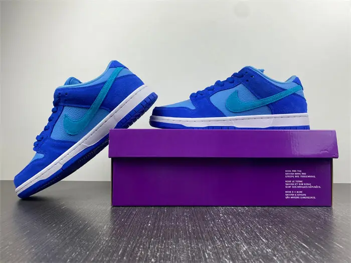 Nike SB Dunk Low Blue Raspberry 