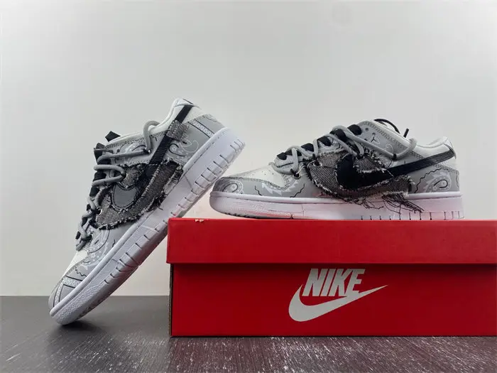 Nike Dunk Low 