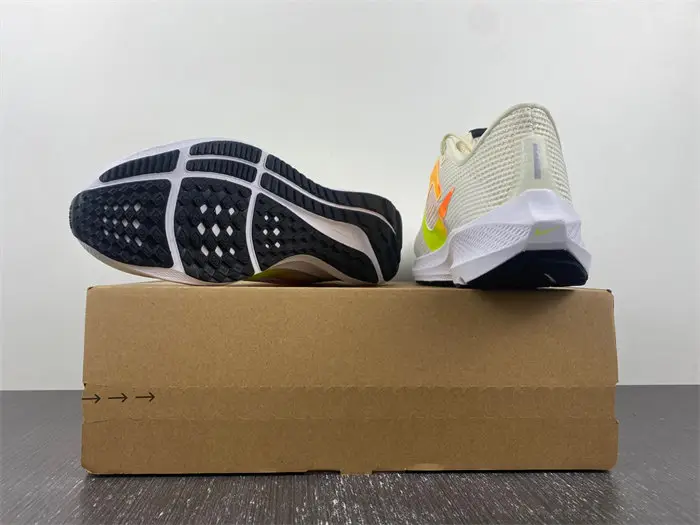 Nike Air Zoom Pegasus 40 Coconut Milk Lime 