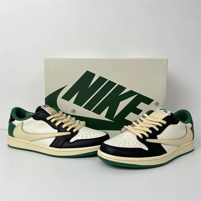 Jordan 1 Retro Low OG SP Travis Scott  BAB1571