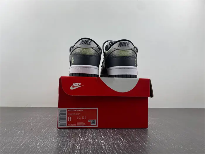 Nike Dunk Low MOON 