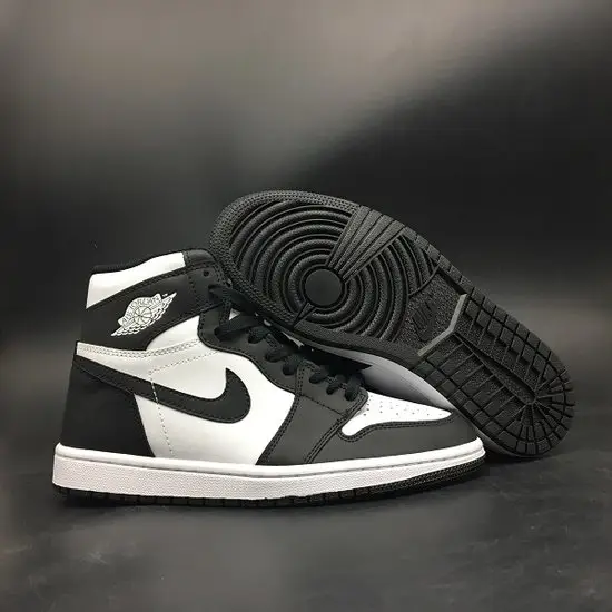 AIR JORDAN 1 RETRO HIGH OG 'BLACK/WHITE' 