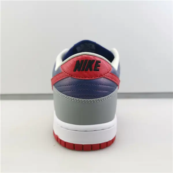 NIKE SB DUNK LOW 