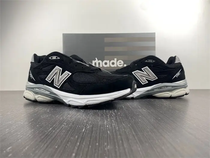 New Balance 990v3 Black White 