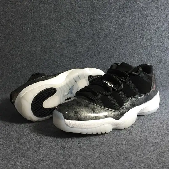 Air Jordan 11 Retro Low Black Silver 