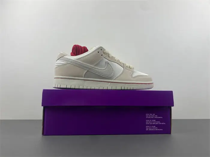 Nike SB Dunk Low Premium 