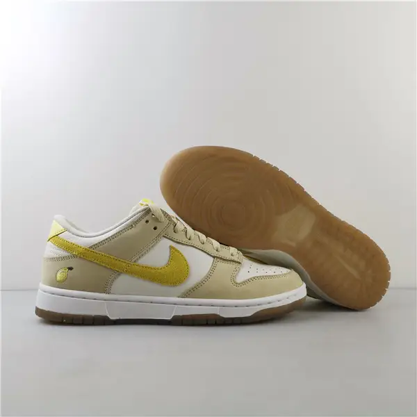 NIKE DUNK LOW LEMON DROP (W) - 