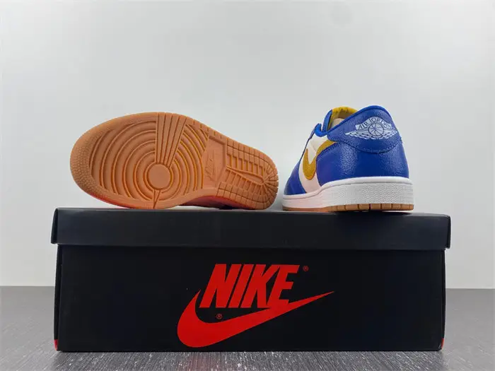 Air Jordan 1 Low 