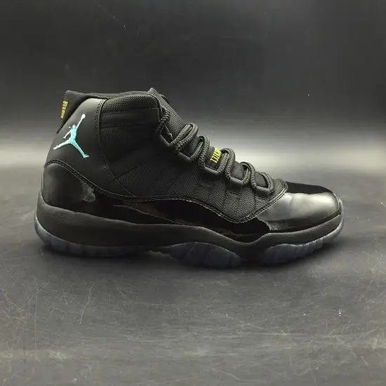 AIR JORDAN 11 RETRO 