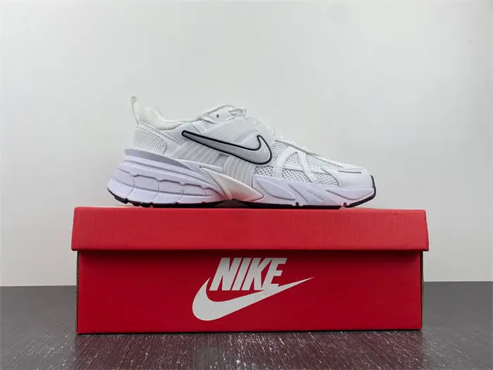 NIKEV2K Runtekk 