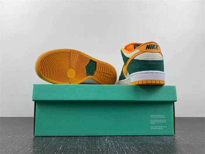 Nike SB Dunk Low Legion Pine Kumquat 