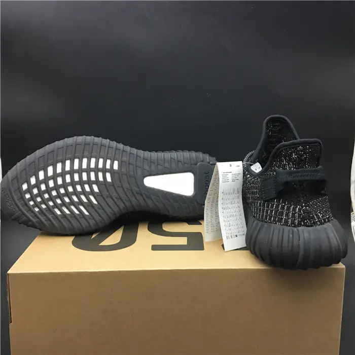 adidas Yeezy Boost 350 V2  black 