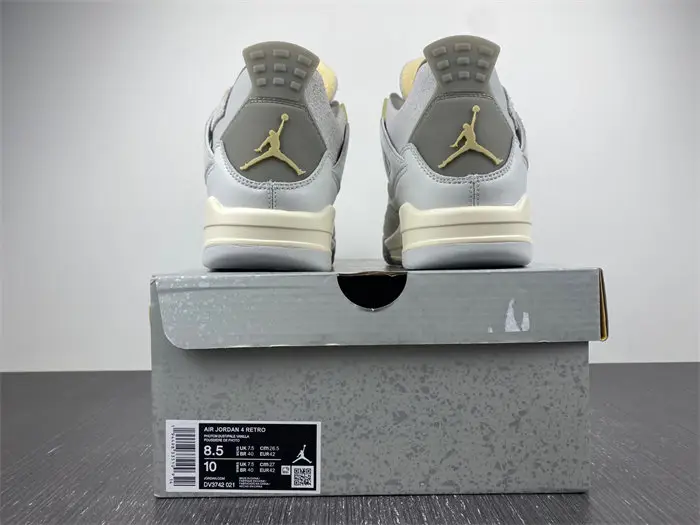 Jordan 4 Retro SE Craft Photon Dust 