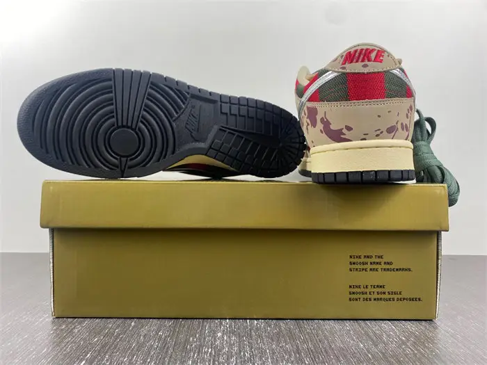 Nike SB Dunk Low 