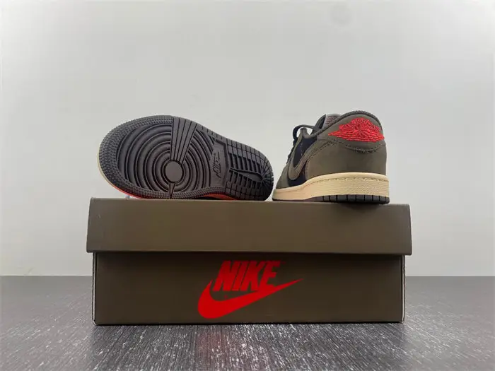 TRAVIS SCOTT X AIR JORDAN 1 LOW MOCHA 