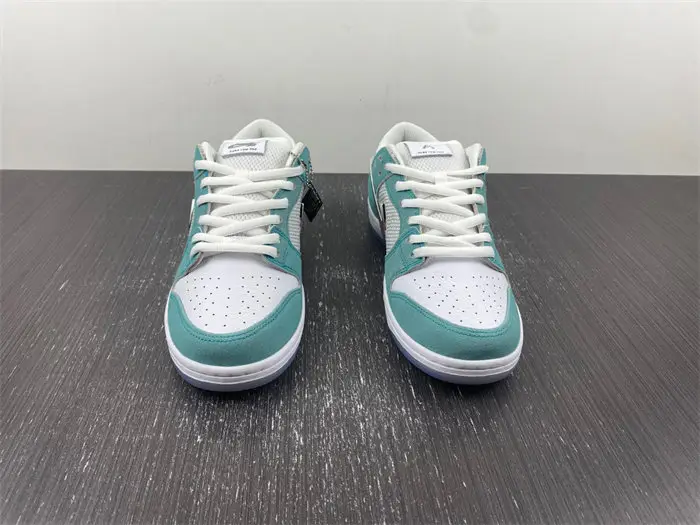 Dunk SDCAI*NIKE SB Low 