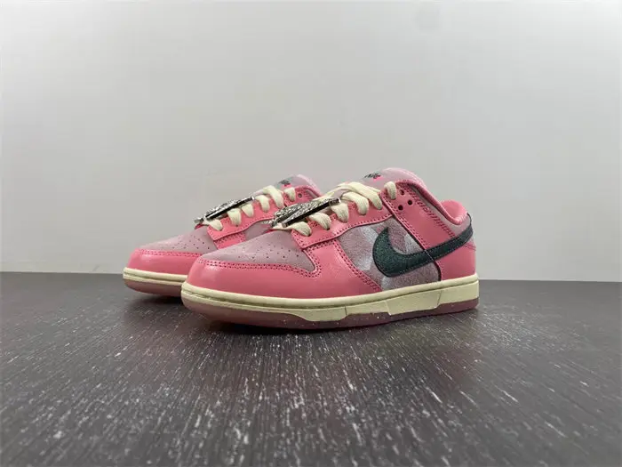 Nike Dunk Low 