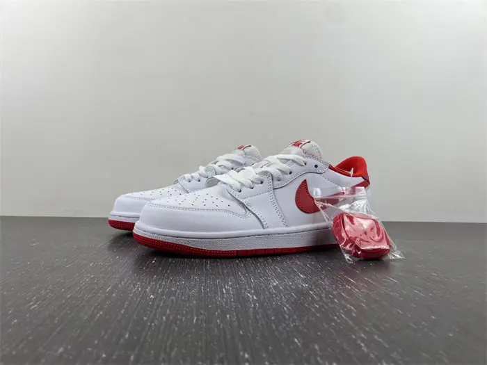 Jordan 1 Retro Low OG University Red 