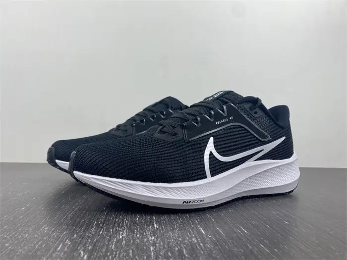 NIKE AIR ZOOM PEGASUS 40 